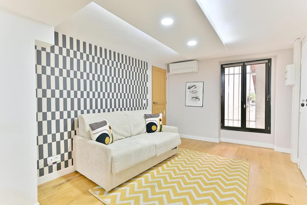 Apartment 3 2eme - Iii *